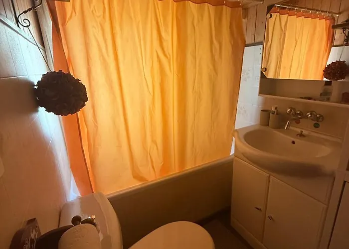 Opalpin & Spa, Vue Montagne Et Jacuzzi Alpesi faház Saclentse