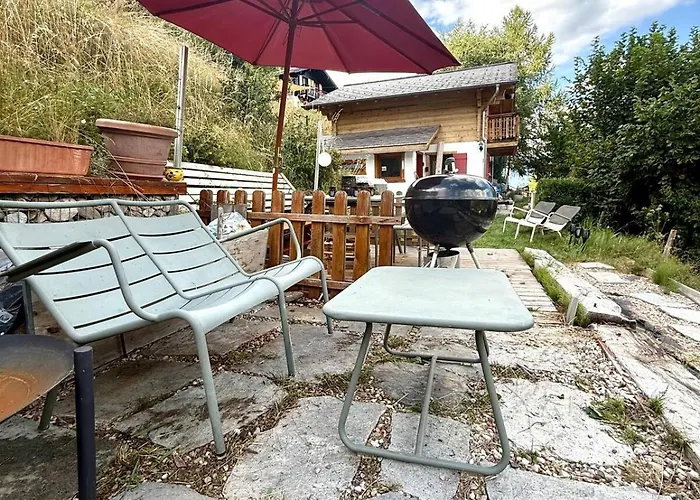 Opalpin & Spa, Vue Montagne Et Jacuzzi Alpesi faház Saclentse